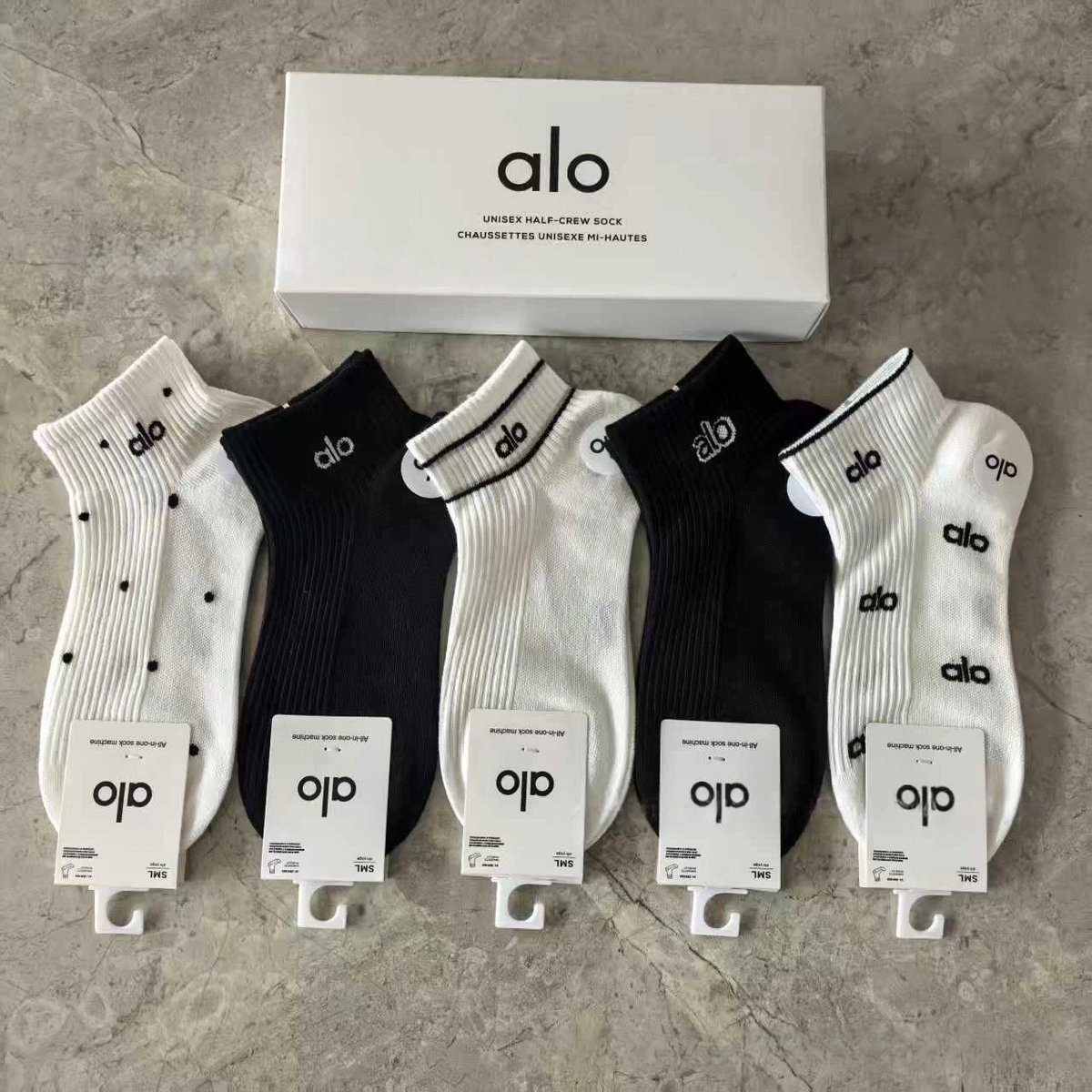 5 Pairs Half-Crew Socks Gift Box - Breathable Cotton Blend for Sports & Casual