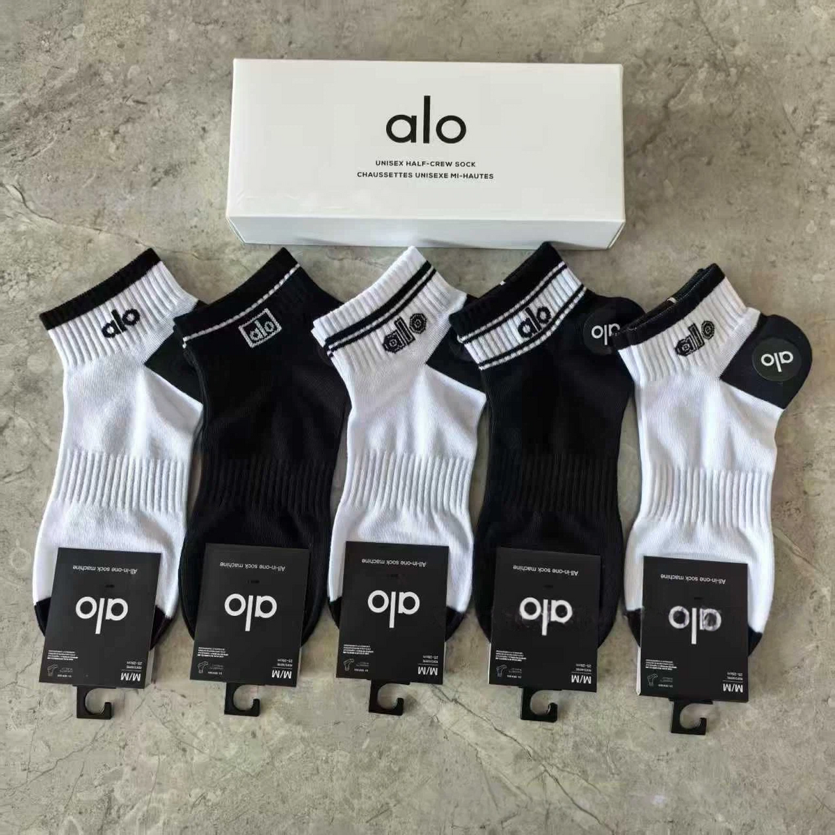 5 Pairs Half-Crew Socks Gift Box - Breathable Cotton Blend for Sports & Casual